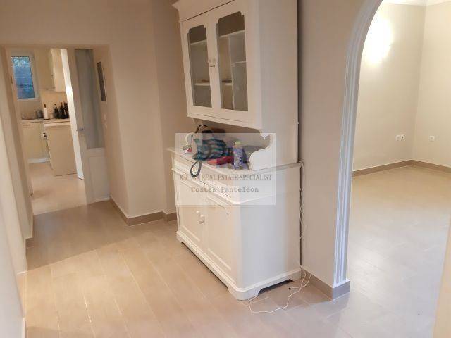 TO THE MAIN BEDROOM - KITCHEN