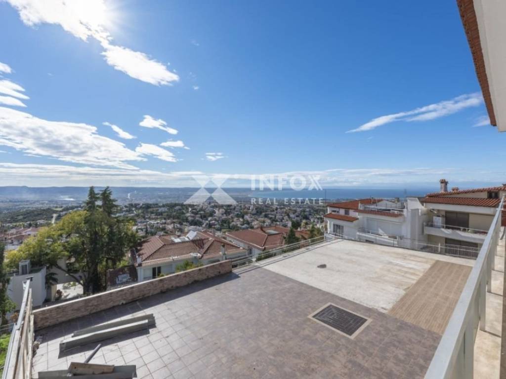 Θέα από μπαλκόνι