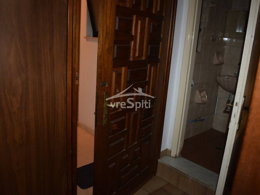 ΕΙΣΟΔΟΣ - ΛΟΥΤΡΟ