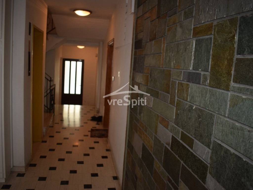 ΕΙΣΟΔΟΣ ΠΟΛΥΚΑΤΟΙΚΙΑΣ