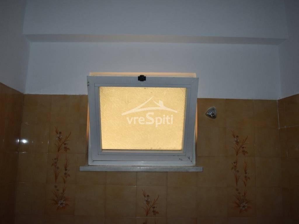 ΠΑΡΑΘΥΡΟ ΛΟΥΤΡΟΥ