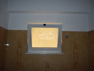 ΠΑΡΑΘΥΡΟ ΛΟΥΤΡΟΥ