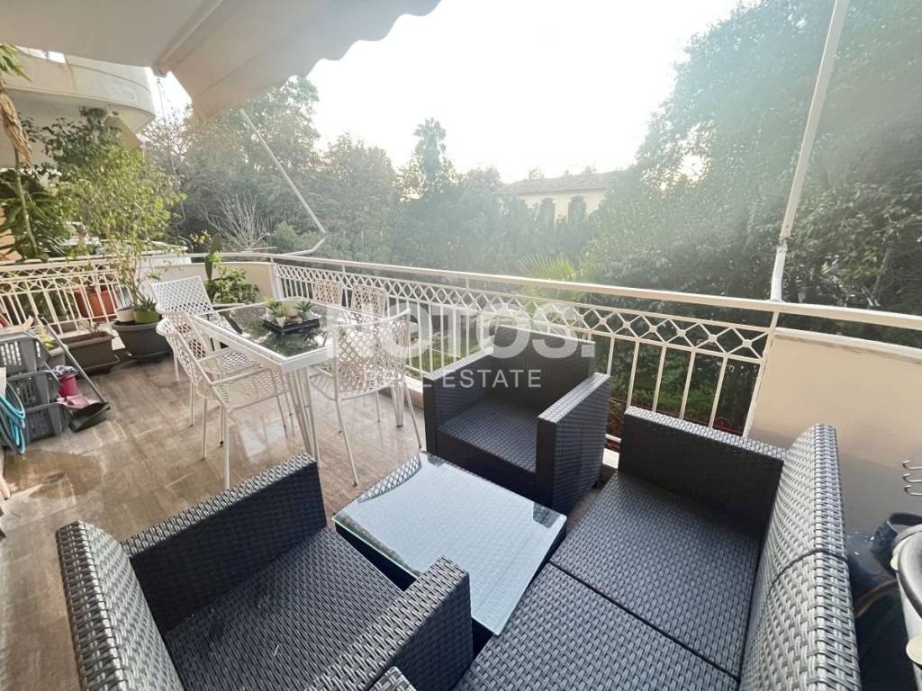 Θέα από μπαλκόνι