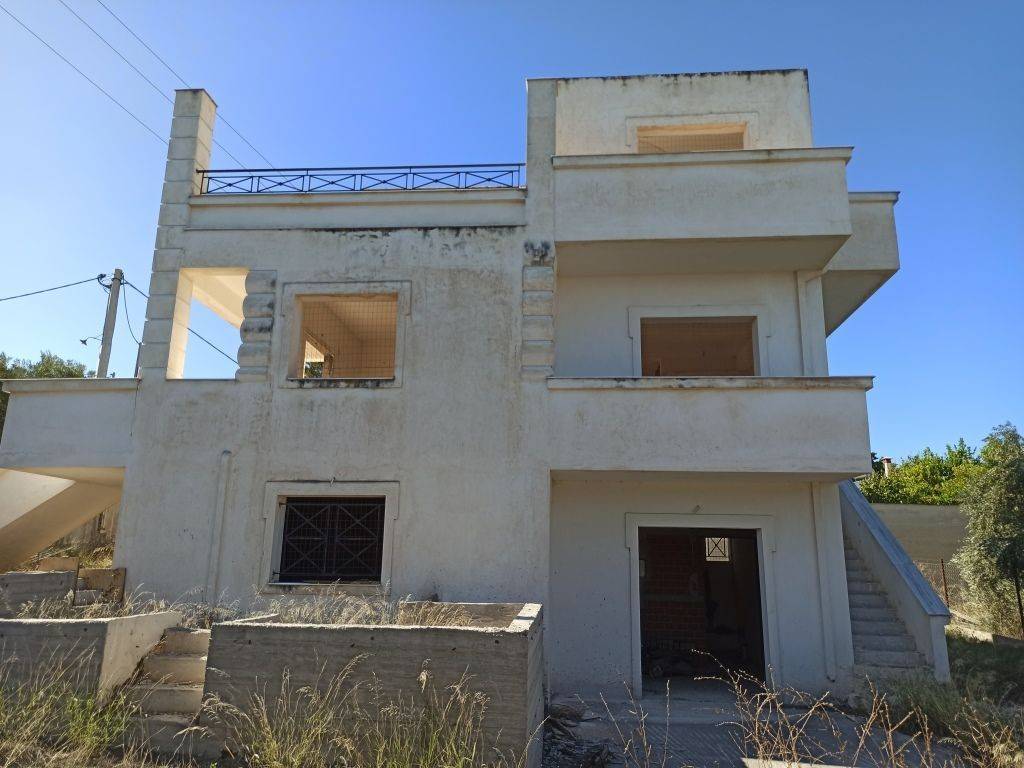 E NOTIA OPSE TES KATOIKIAS