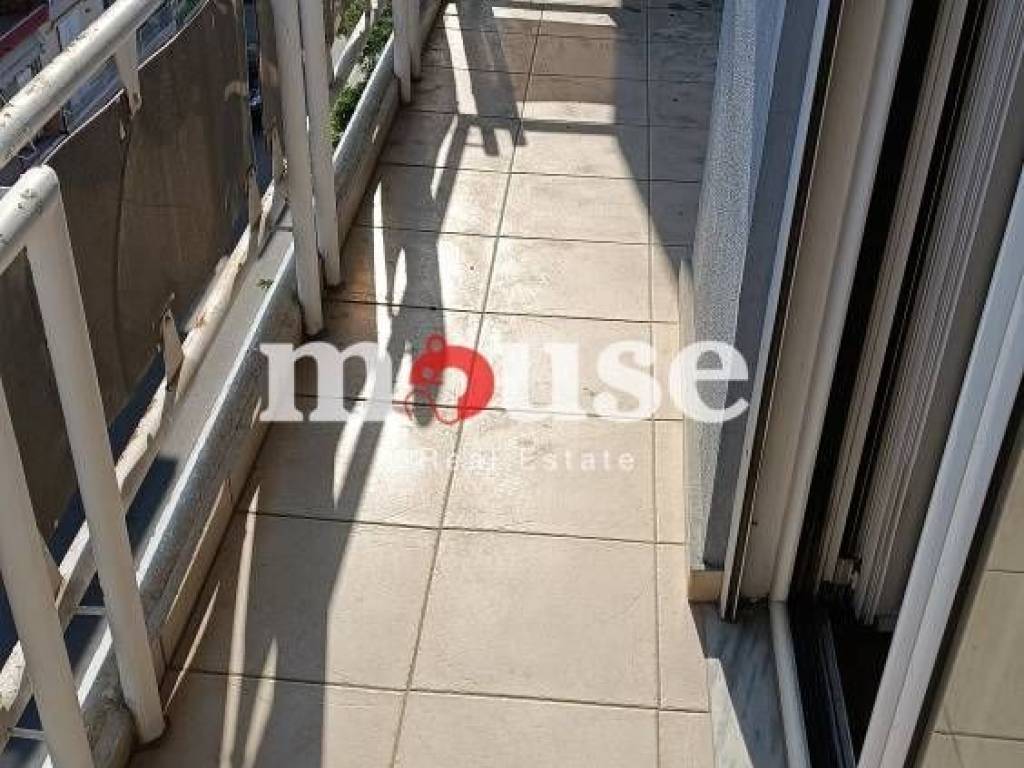 Μπαλκόνι μπρος