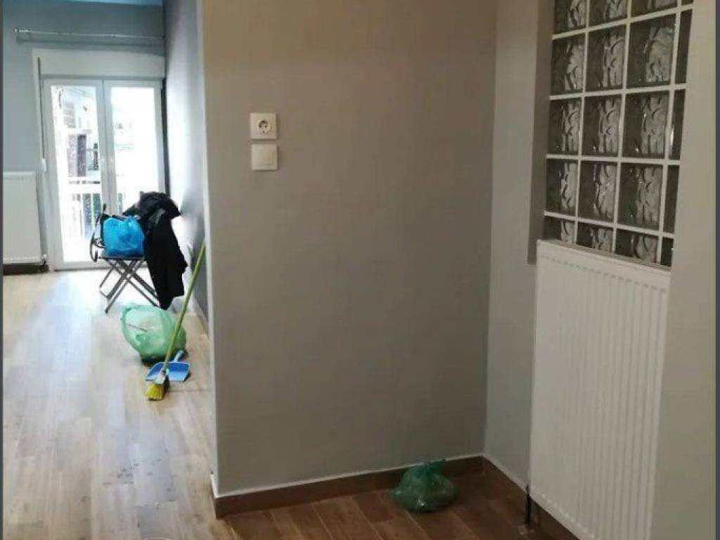 Forumland Real Estate, Σαλόνι