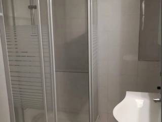 Forumland Real Estate, Μπάνιο με ντουζιέρα