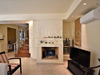 Σαλόνι με τζάκι