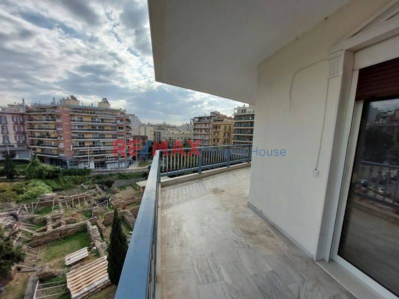 Θέα από μπαλκόνι