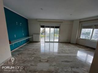 Forumland Real Estate, Σαλόνι