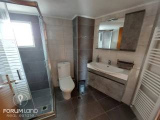 Forumland Real Estate, Μπάνιο