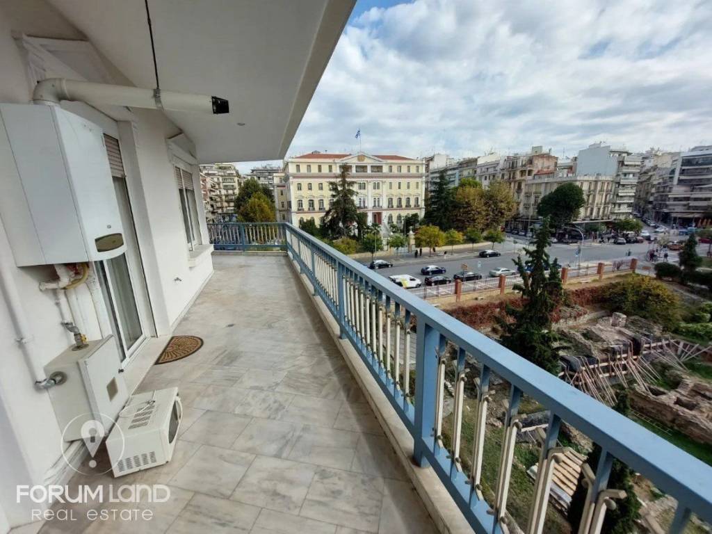 Forumland Real Estate, Βεράντες