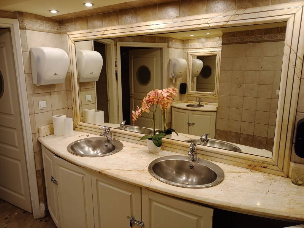 Εσωτερικοι χώροι