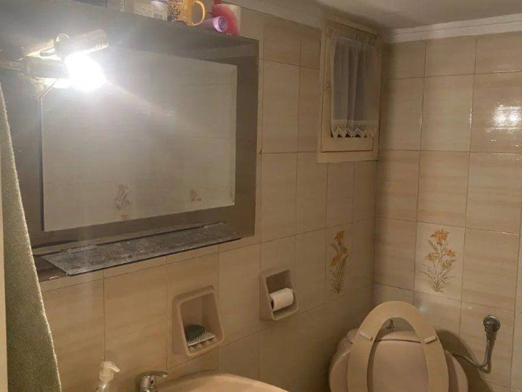 Forumland Real Estate, Μπάνιο