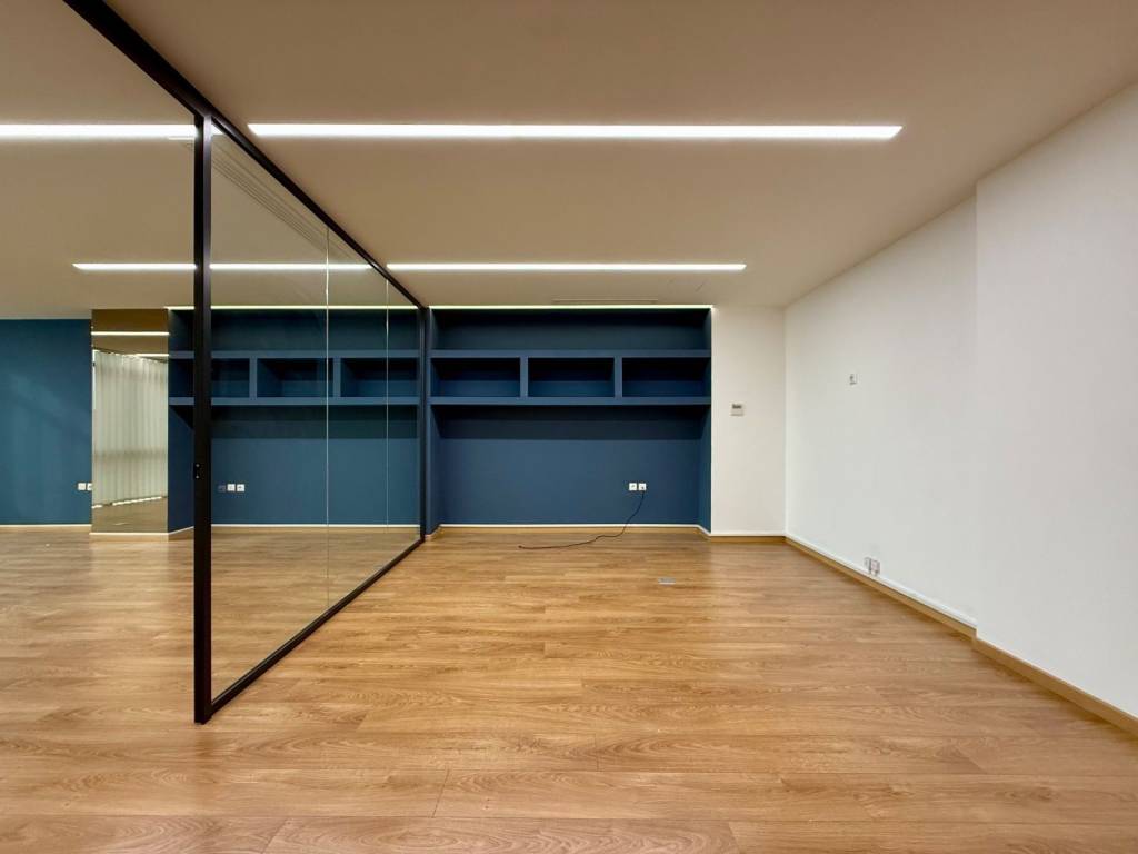 center_commercial_office_for_rent