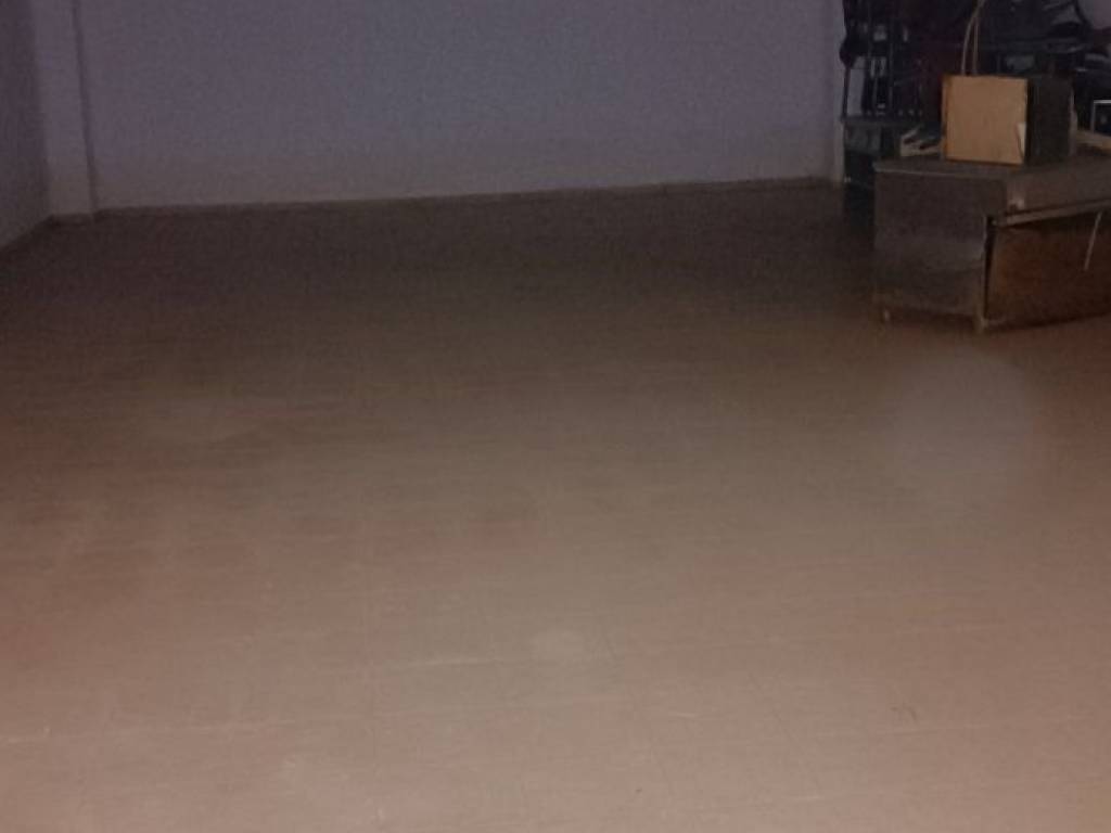 ΥΠΟΓΕΙΟΣ ΧΩΡΟΣ ΠΡΟΣΒΑΣΗ ΜΕ ΣΚΑΛΕΣ + ΓΚΑΡΑΖΟΠΟΡΤΑ