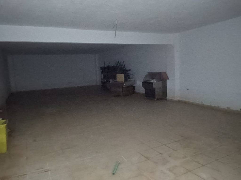 ΥΠΟΓΕΙΟΣ ΧΩΡΟΣ ΠΡΟΣΒΑΣΗ ΜΕ ΣΚΑΛΕΣ + ΓΚΑΡΑΖΟΠΟΡΤΑ