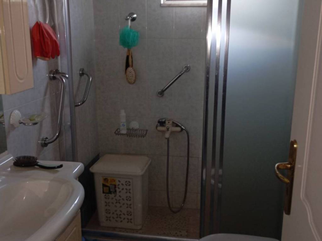 μπάνιο ισογείου