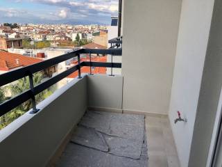 Η ΘΕΑ ΑΠΟ ΤΗΝ ΠΙΣΩ ΒΕΡΑΝΤΑ