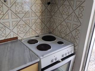 KOYZINA ME ESTIES KAI PHOYRNO