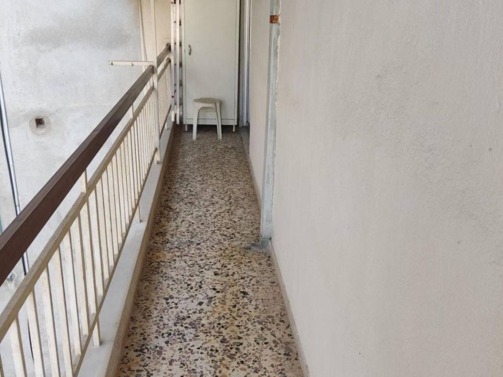 NEGALO PISO MPALKONI ME TENTES