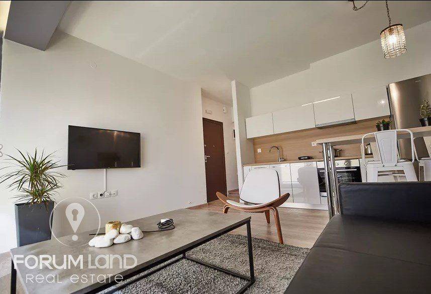 Forumland Real Estate, 45τ.μ  8ος όροφος