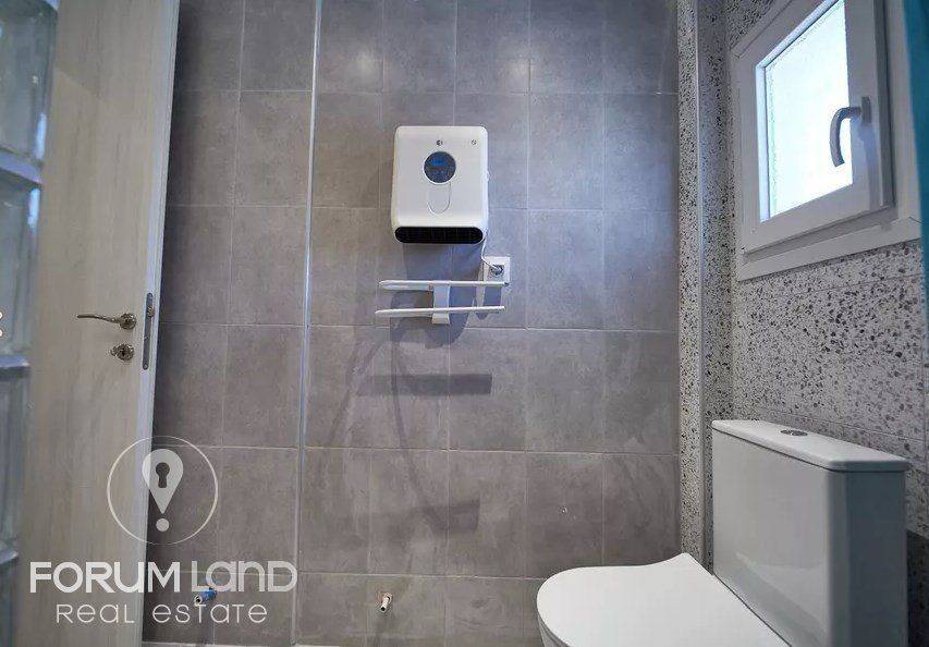 Forumland Real Estate, Μπάνιο