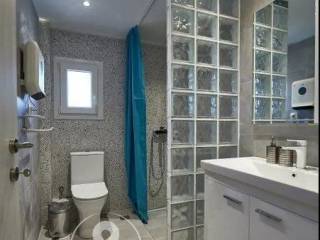 Forumland Real Estate, Μπάνιο