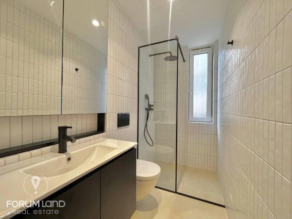 Forumland Real Estate, Μπάνιο