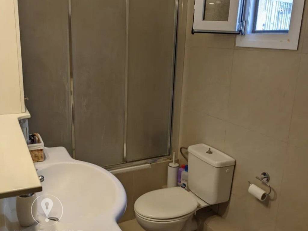 Forumland Real Estate, Μπάνιο