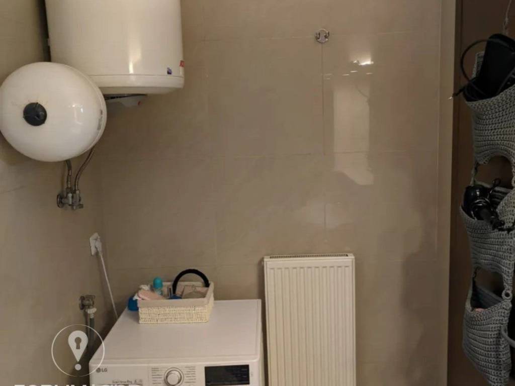 Forumland Real Estate, Μπάνιο