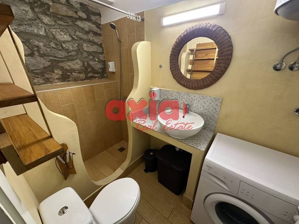 Ενοικιάζεται πληρως επιπλωμένο και  ανακαινισμένο