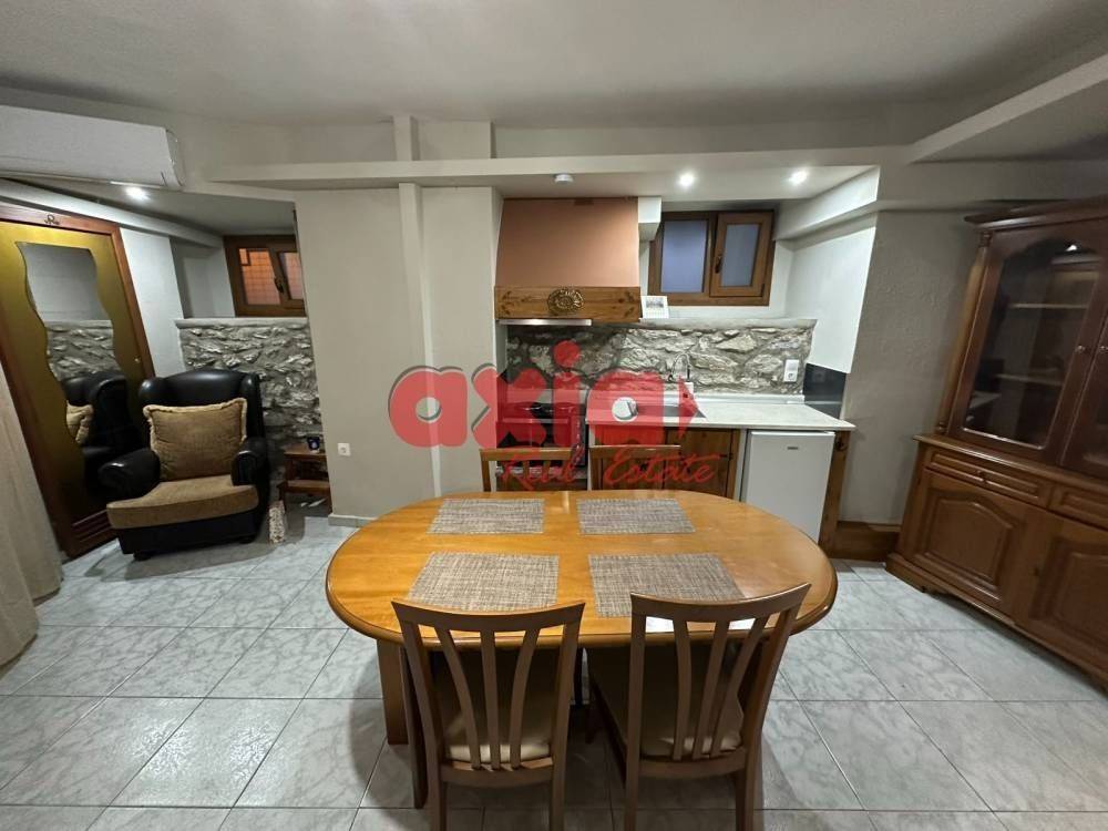 Ενοικιάζεται πληρως επιπλωμένο και  ανακαινισμένο