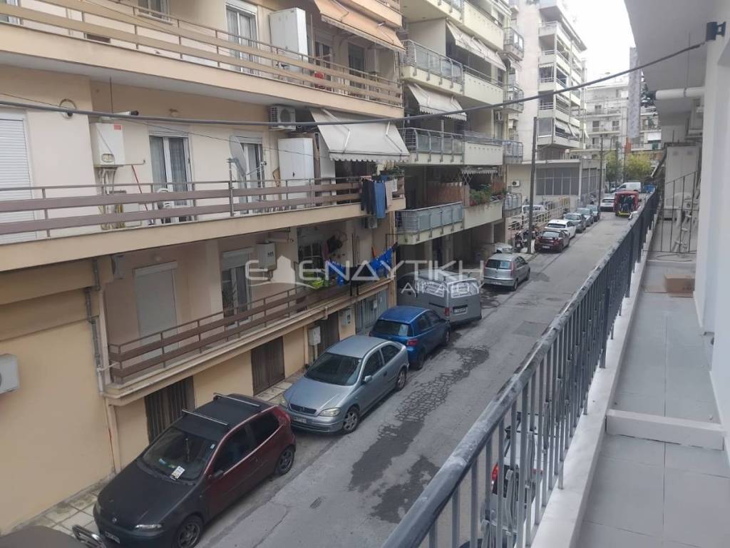 Θέα από μπαλκόνι