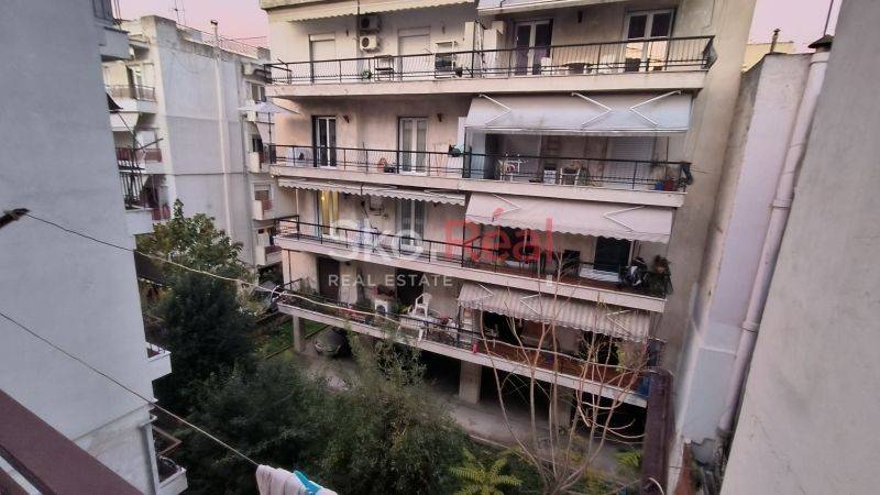 Πίσω μπαλκόνι