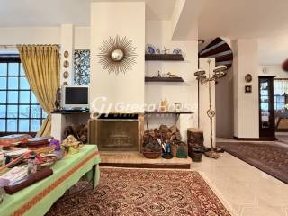 Μονοκατοικία με γκαράζ προς πώληση Νέα Ερυθραία