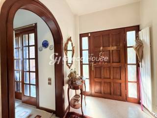 Μονοκατοικία με γκαράζ προς πώληση Νέα Ερυθραία