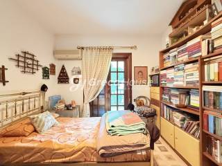 Μονοκατοικία με γκαράζ προς πώληση Νέα Ερυθραία