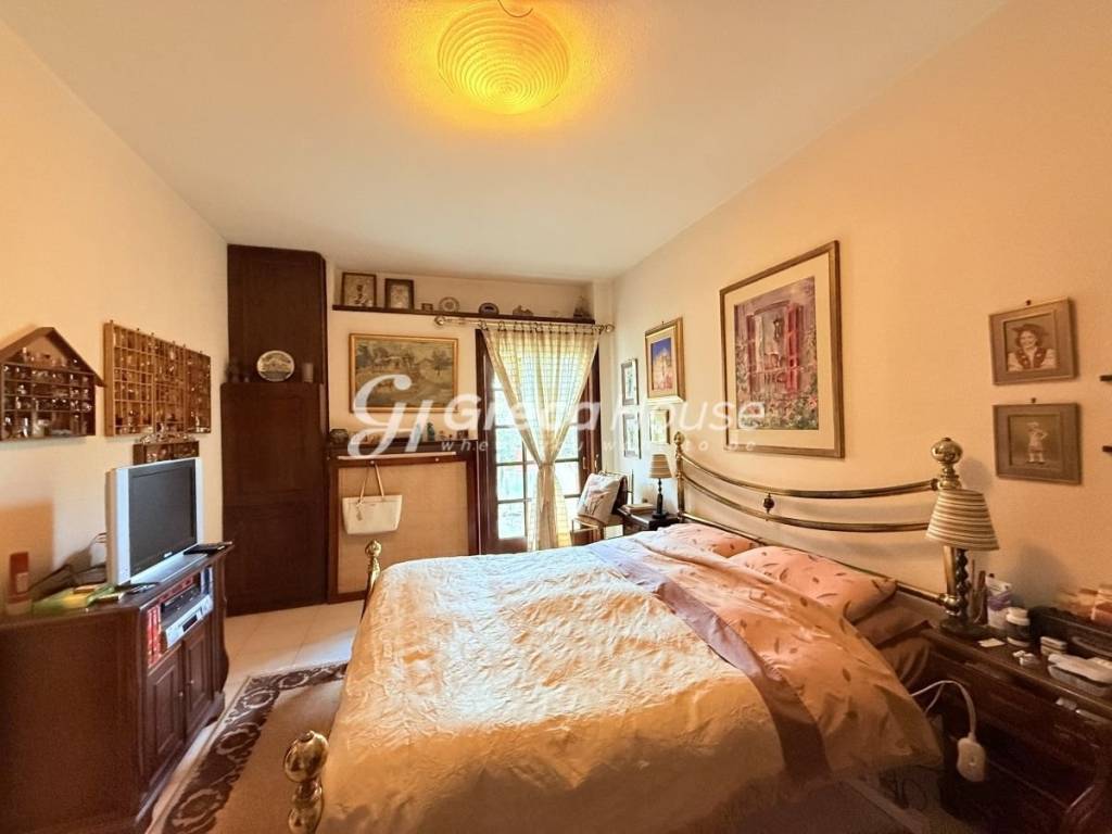 Μονοκατοικία με γκαράζ προς πώληση Νέα Ερυθραία