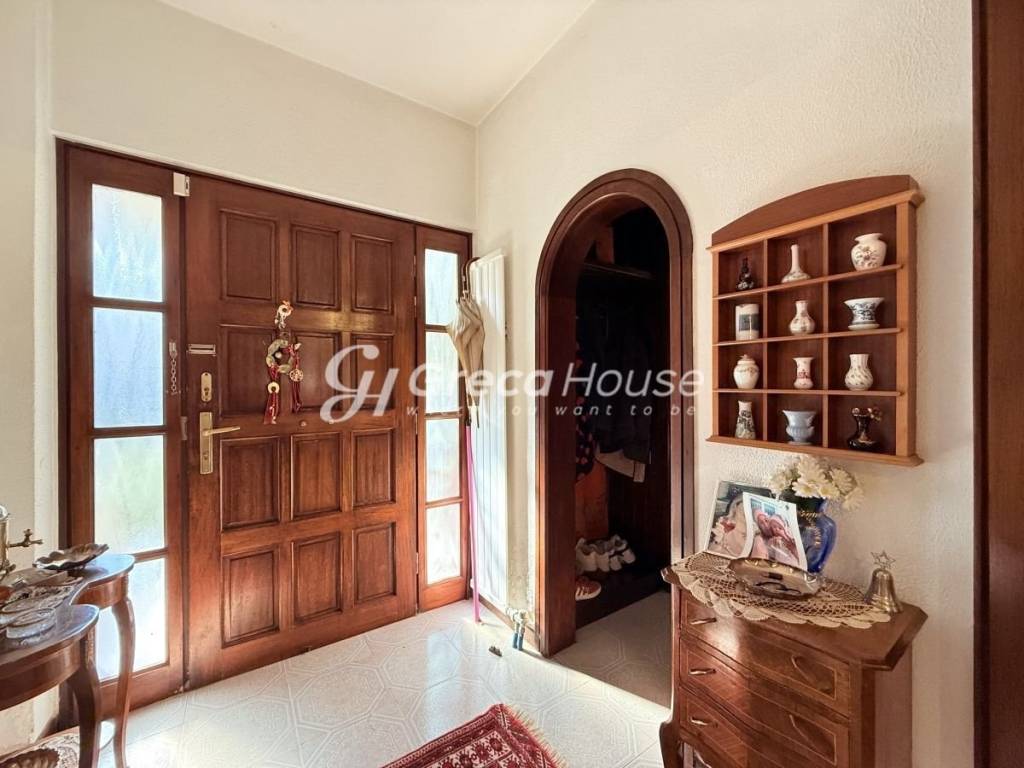 Μονοκατοικία με γκαράζ προς πώληση Νέα Ερυθραία