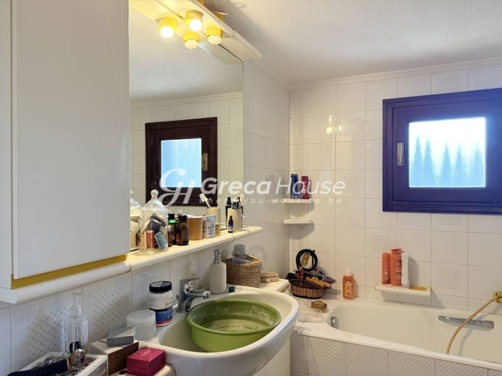 Μονοκατοικία με γκαράζ προς πώληση Νέα Ερυθραία