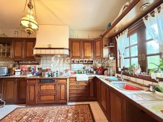 Μονοκατοικία με γκαράζ προς πώληση Νέα Ερυθραία