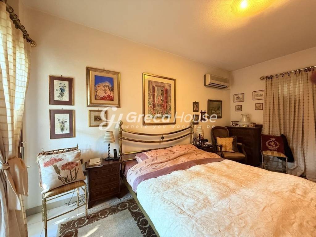 Μονοκατοικία με γκαράζ προς πώληση Νέα Ερυθραία