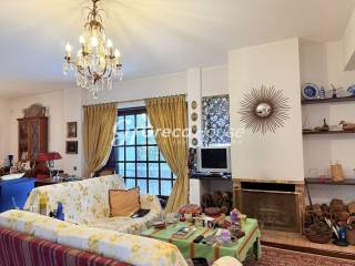 Μονοκατοικία με γκαράζ προς πώληση Νέα Ερυθραία