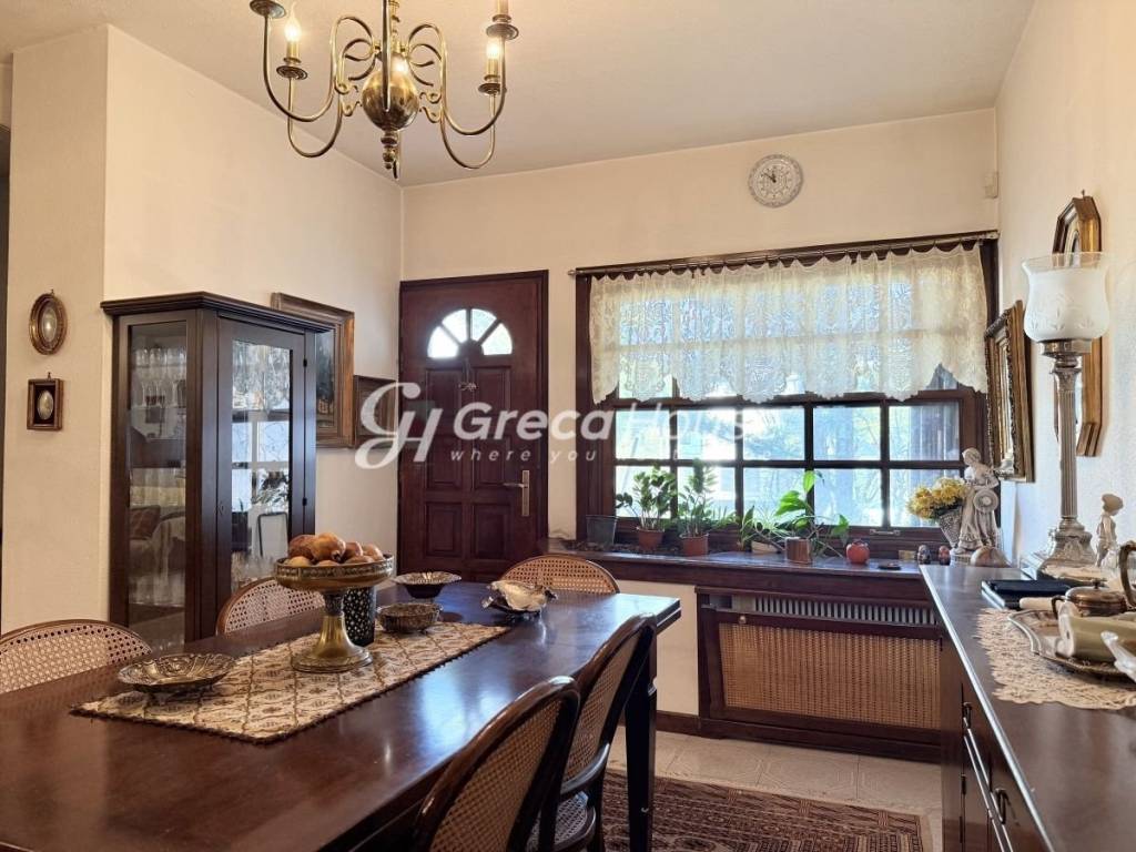 Μονοκατοικία με γκαράζ προς πώληση Νέα Ερυθραία