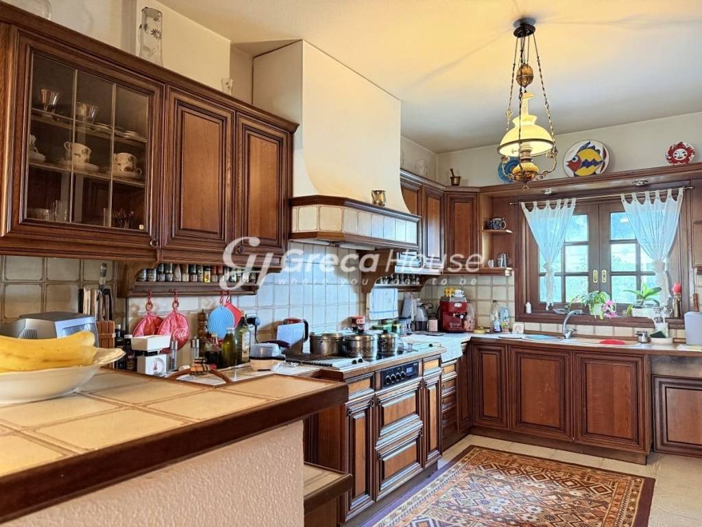 Μονοκατοικία με γκαράζ προς πώληση Νέα Ερυθραία