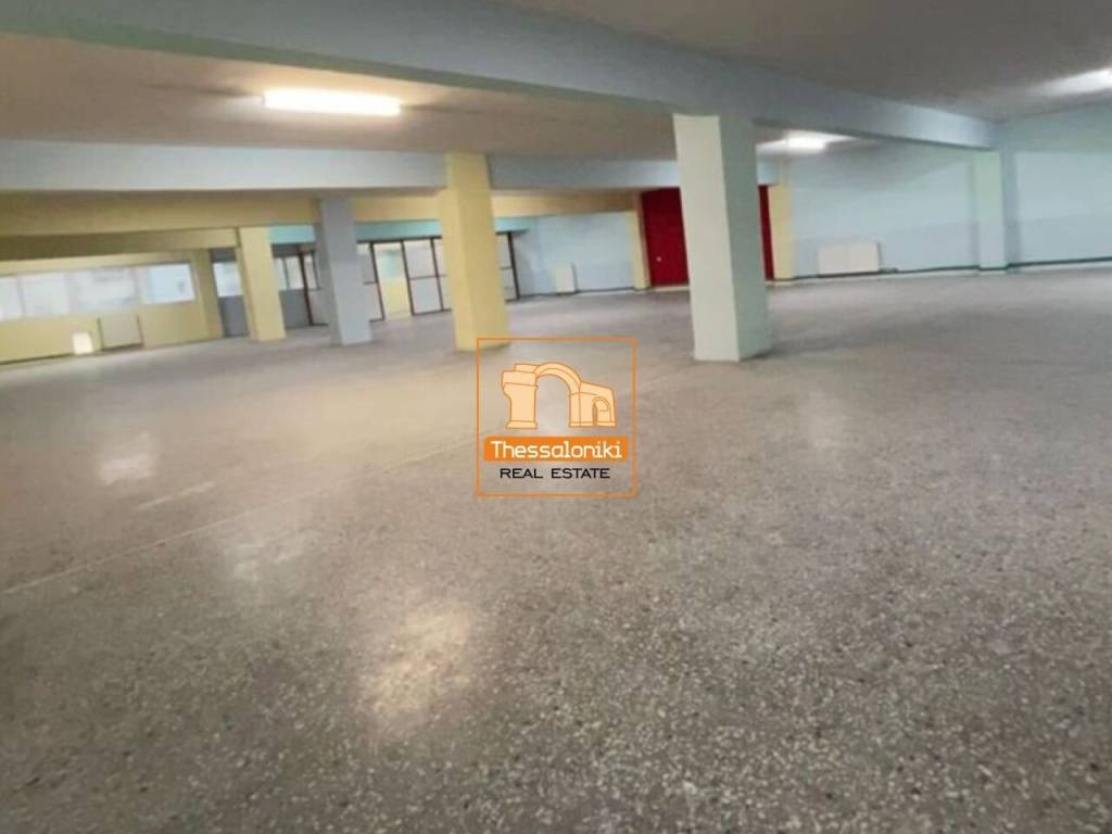 Πλ. Δημοκρατίας, Επαγγελματικός χώρος, 445 τ.μ.