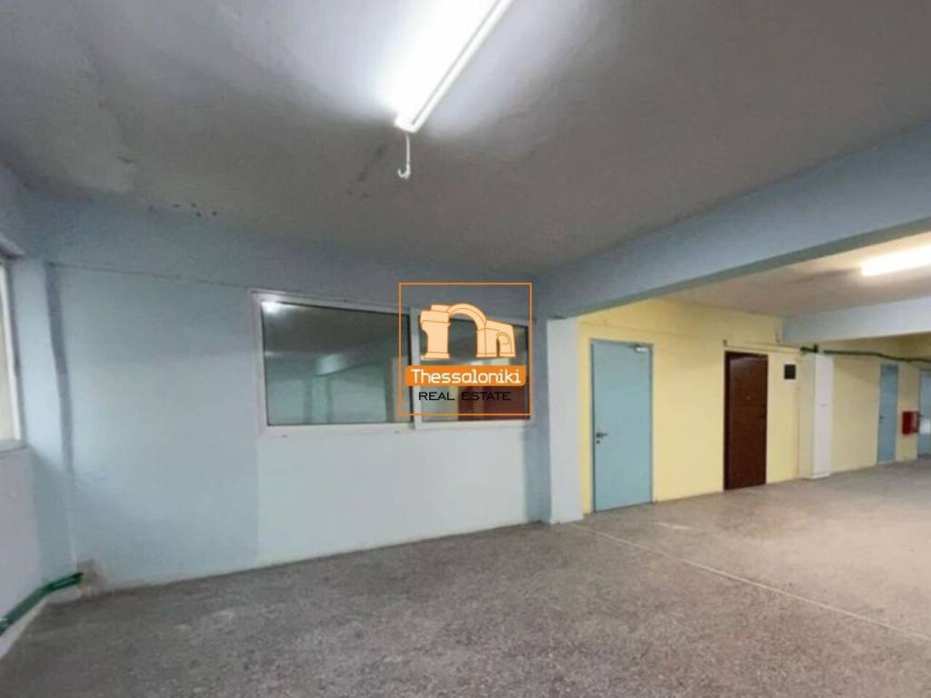 Πλ. Δημοκρατίας, Επαγγελματικός χώρος, 445 τ.μ.