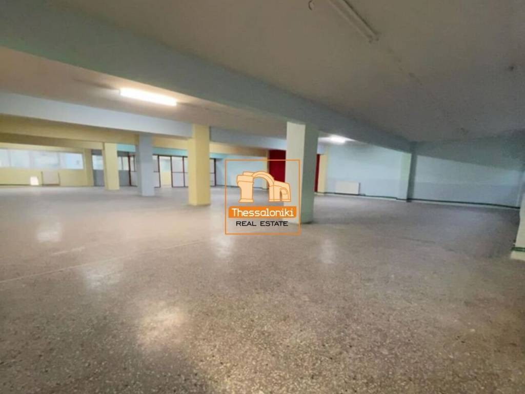 Πλ. Δημοκρατίας, Επαγγελματικός χώρος, 445 τ.μ.