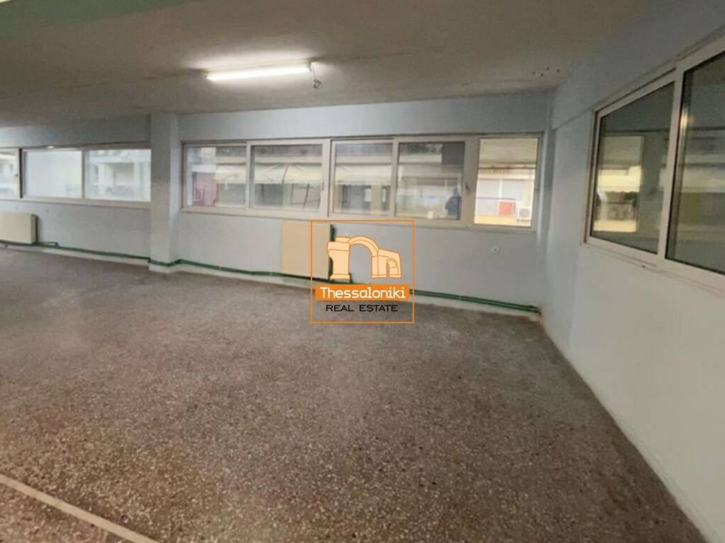 Πλ. Δημοκρατίας, Επαγγελματικός χώρος, 445 τ.μ.